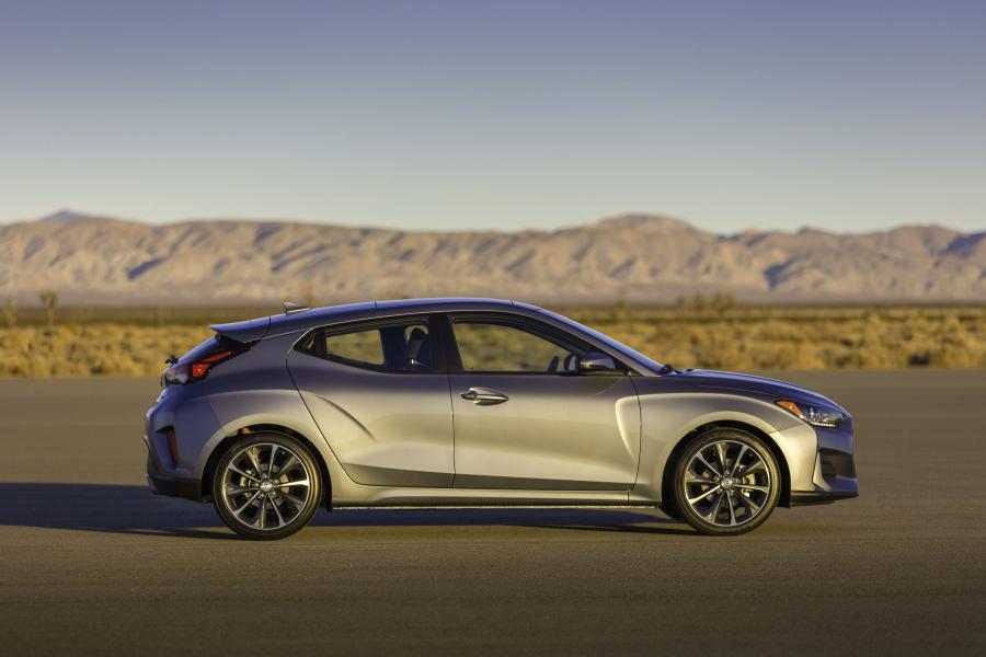  Hyundai Veloster 2018 года  (NA) (фото 9 из 37)